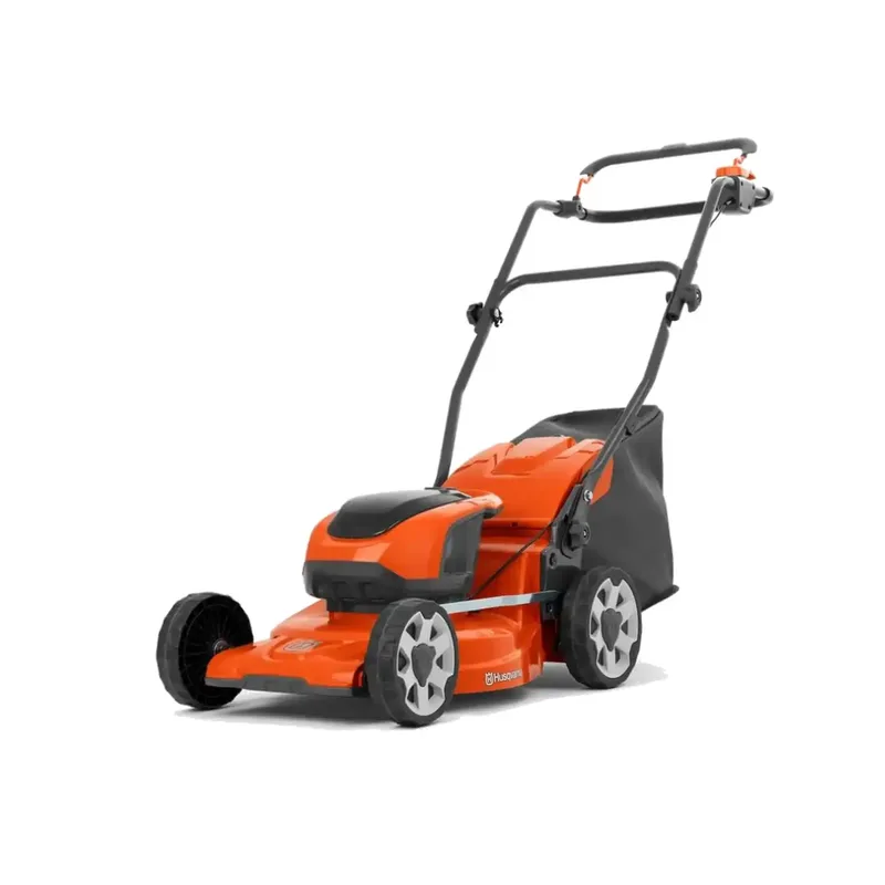 LC 137i accu-grasmaaier - Compact en licht, ideaal voor kleine tuinen - Ergonomische handgreep, eenvoudig inklapbaar, gemakkelijk te manoeuvreren van Husqvarna – productafbeelding 2 van 4