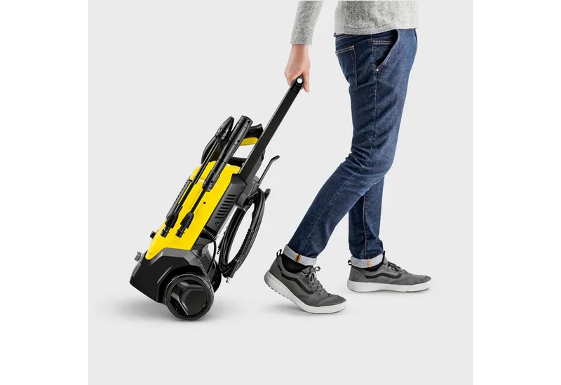 K 4 FJ hogedrukreiniger - 130 bar - 420 l/u - 30 m²/u - Incl. Foam Jet - Geschikt voor oa. auto - fietsen - terras - motoren - schutting en tuinset fra Kärcher – produktbillede 3 af 5