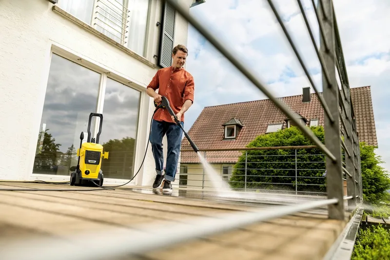 K 4 FJ hogedrukreiniger - 130 bar - 420 l/u - 30 m²/u - Incl. Foam Jet - Geschikt voor oa. auto - fietsen - terras - motoren - schutting en tuinset fra Kärcher – produktbillede 2 af 5