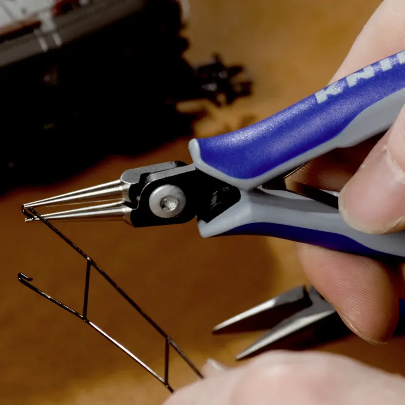 Knipex 34 32 130 Elektrotechnik und Feinwerktechnik Rundzange Gerade Chrom-Vanadium Kugellagerstahl 135 mm de Knipex – image du produit 1 sur 2