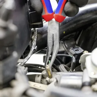 Knipex 38 35 200 pour lélectronique et la mécanique de précision Pince plate à becs ronds droite Acier électrique Vanadium 200 mm de Knipex – image du produit 2 sur 2