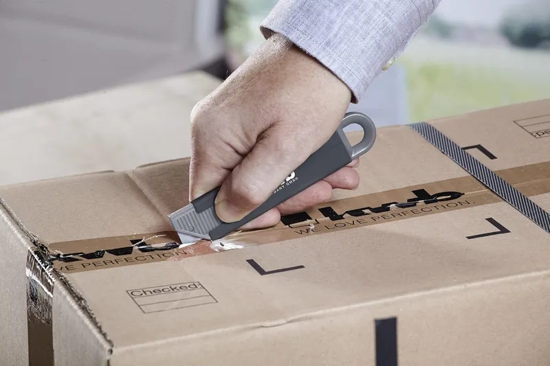 kwb 13000 mini veiligheidsmes in zakformaat, extra scherp, snijder met automatische terugtrekking van het mes, 4-zijdig bruikbaar lemmet, 39 x 29 de KWB, Noir – image du produit