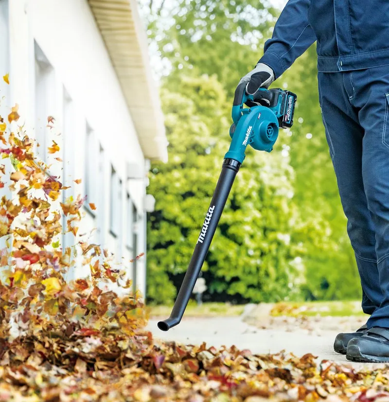 Akku-Gebläse »UB002GZ01« 40V max., ohne Akku und Ladegerät, mit variabler 3-Stufen-Regelung, 3,0-3,2 N, 3,5-3,6 m³/min, 99 m/s von Makita, Blau – Produktbild 2 von 5