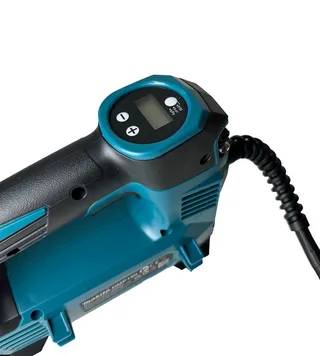 Akku-Handkompressor DMP180, max. 8,3 bar, inkl. 3 Ah Akku und Ladegerät DC18RC in Aufbewahrungstasche de Makita – image du produit 4 sur 5