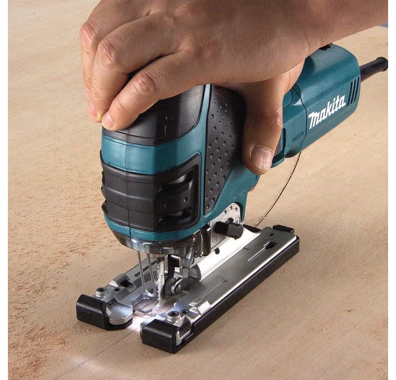 Decoupeerzaag 4351FCTJ - Incl. koffer - Bedraad - Incl. 1 Anti-splinterplaat van Makita – productafbeelding 2 van 4