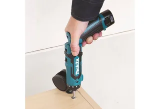 DF012DSE 7,2V Li-Ion accu boor-schroefmachine set (2x 1,5Ah accu) in koffer van Makita – productafbeelding 2 van 5