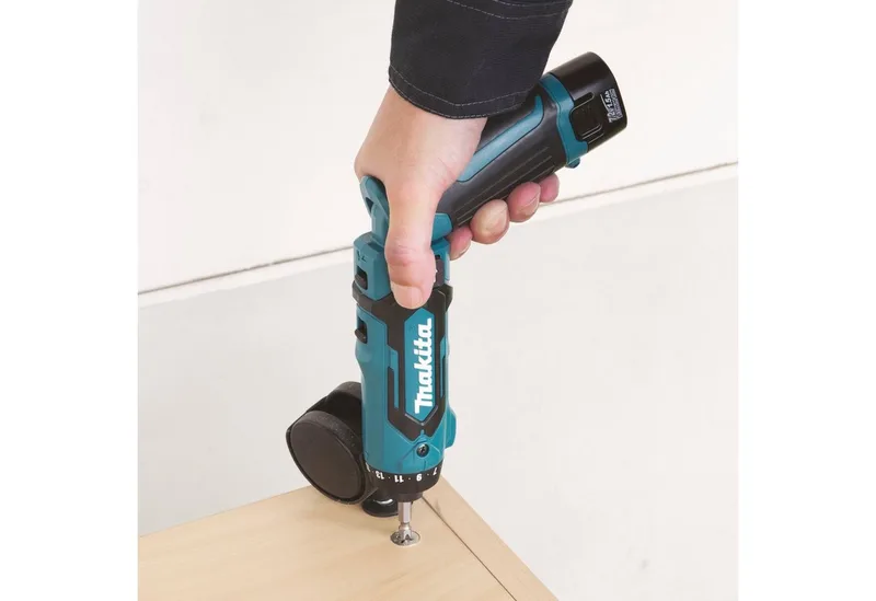 DF012DSE 7,2V Li-Ion accu boor-schroefmachine set (2x 1,5Ah accu) in koffer van Makita – productafbeelding 2 van 5