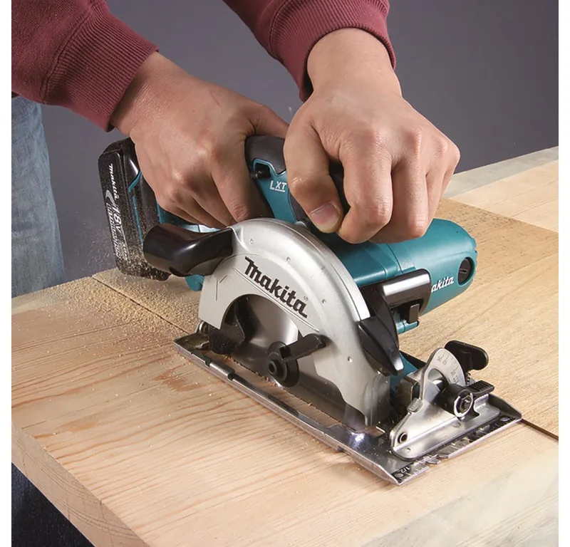 DSS501z 18V - Cirkelzaagmachine - 136mm - Losse Body (geleverd zonder accu en lader) de Makita – image du produit 2 sur 5