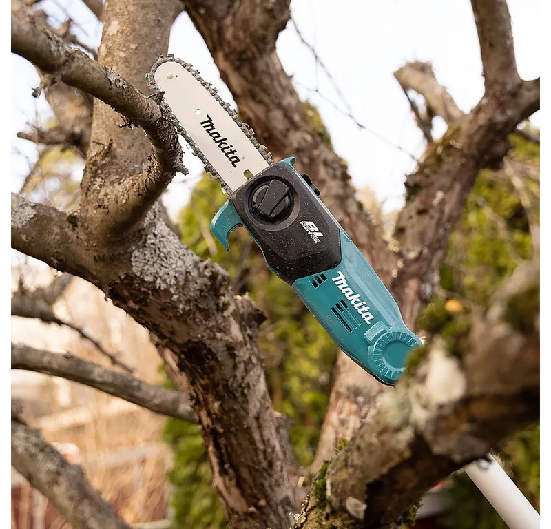 DUA200Z Accu telescopische kettingzaag 20cm 18V Basic Body fra Makita – produktbillede 2 af 5