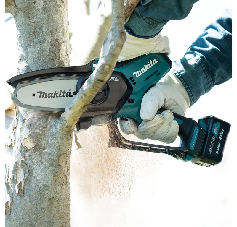 UC100DZ Accu Snoeizaag 12V Max Basic Body van Makita – productafbeelding 2 van 5