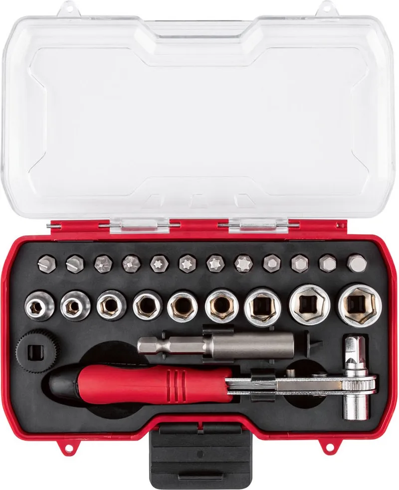 Dopsleutelset - Precisiegereedschapset - Kleine, complete set gereedschap voor elke beginnende klusser - 23 Delig - 1x ratelgreep - 1x bitadapter à 60 mm - 9x dopsleutelinzetstukken ( ¼”) à 4 - 12 mm - Draaimoment: max. 15 Nm - 37x bits von Parkside, Silber – Produktbild