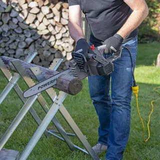 Elektrische Kettingzaag POWEG10100 - Elektrische snoeizaag van 2000 W, zaagblad van 35 cm, automatische kettingsmering, tuingereedschap de Powerplus – image du produit 6 sur 6