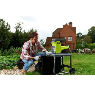 RSH3045U - Hakselaar - 3000 W - Automatisch Materiaalvoer - Omgekeerde Functie von Ryobi – Produktbild 2 von 3