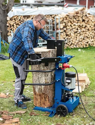 Staande Houtklover Compact 8T - 8 ton - 400V - 3500 W - Elektrische houtkloofmachine - Houtsplijter - Houtkliever de Scheppach – image du produit 1 sur 2