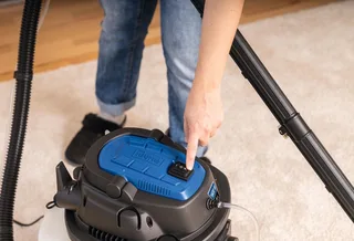 Tapijtreiniger SprayVac20 - 1600W - Alleszuiger met 4-in-1 functie - incl. mondstukken en filters van Scheppach – productafbeelding 3 van 5