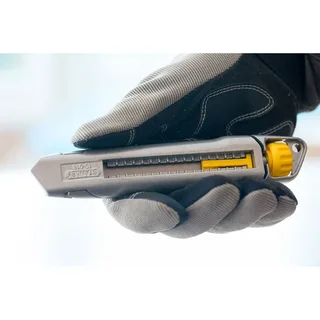 Afbreekmes Interlock 18mm 0-10-018 van Stanley, Neutraal – productafbeelding 2 van 3