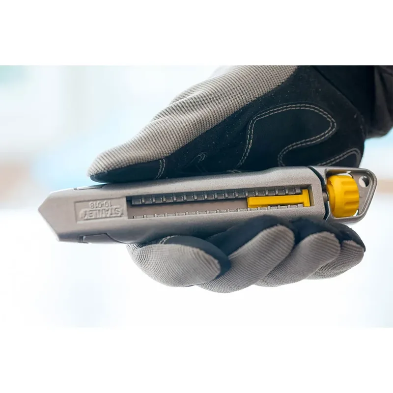 Afbreekmes Interlock 18mm 0-10-018 van Stanley, Neutraal – productafbeelding 2 van 3