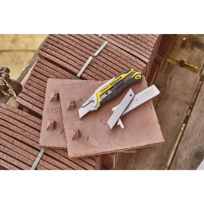 Afbreekmes - Quick-snap FM - 18mm by Stanley – product image 2 of 3
