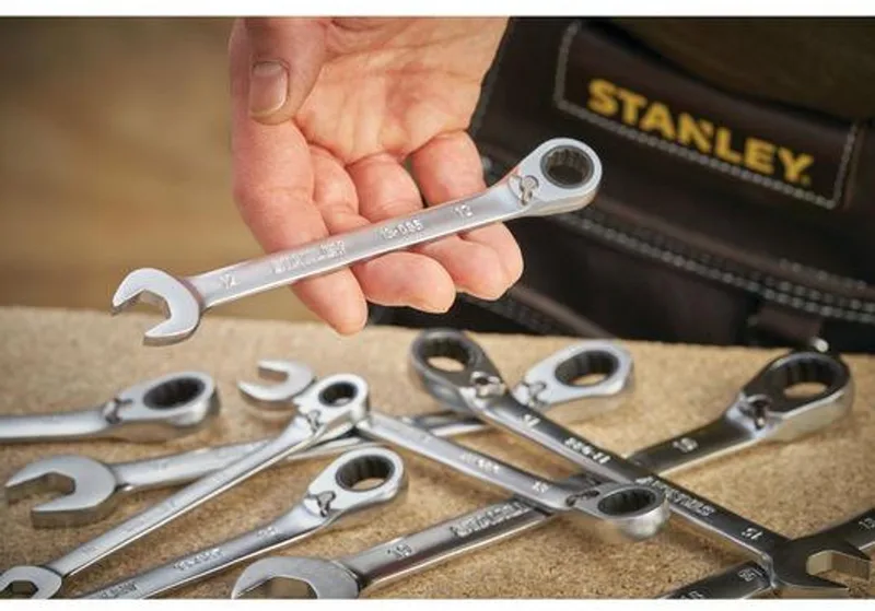 Omkeerbare Ringsteeksleutel met ratel 17mm - Steeksleutel - Sleutelgereedschap - 1 Stuk(s) by Stanley – product image