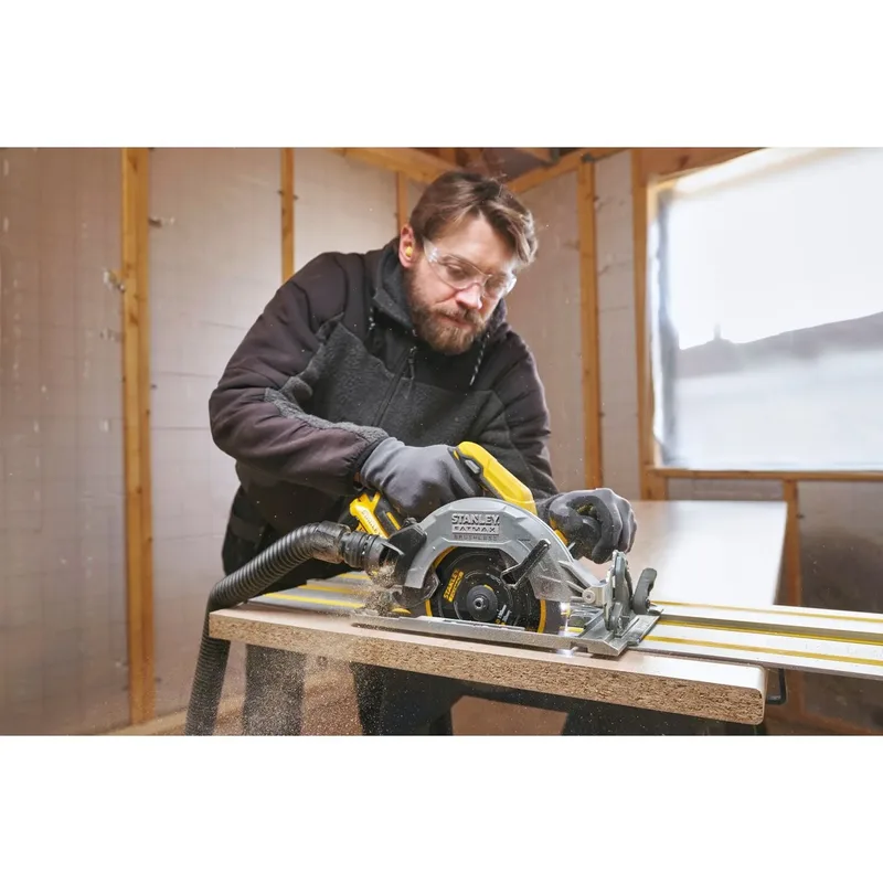 SFMCS551M1T-QW Accu Cirkelzaag Brushless 18V - Inclusief Zaagrail de Stanley – image du produit 4 sur 8