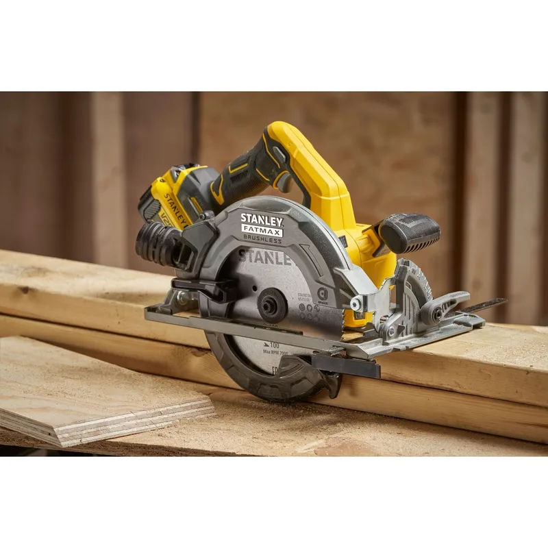 SFMCS551M1T-QW Accu Cirkelzaag Brushless 18V - Inclusief Zaagrail de Stanley – image du produit 7 sur 8