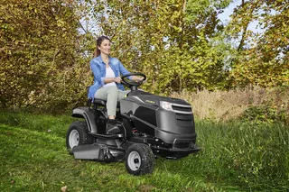 AT3 98 A Benzin Rasentraktor Seitenauswurf 6.5 kW Schnittbreite (max.) 98 cm Geeignet für 4500 m² van Stiga – productafbeelding 2 van 5