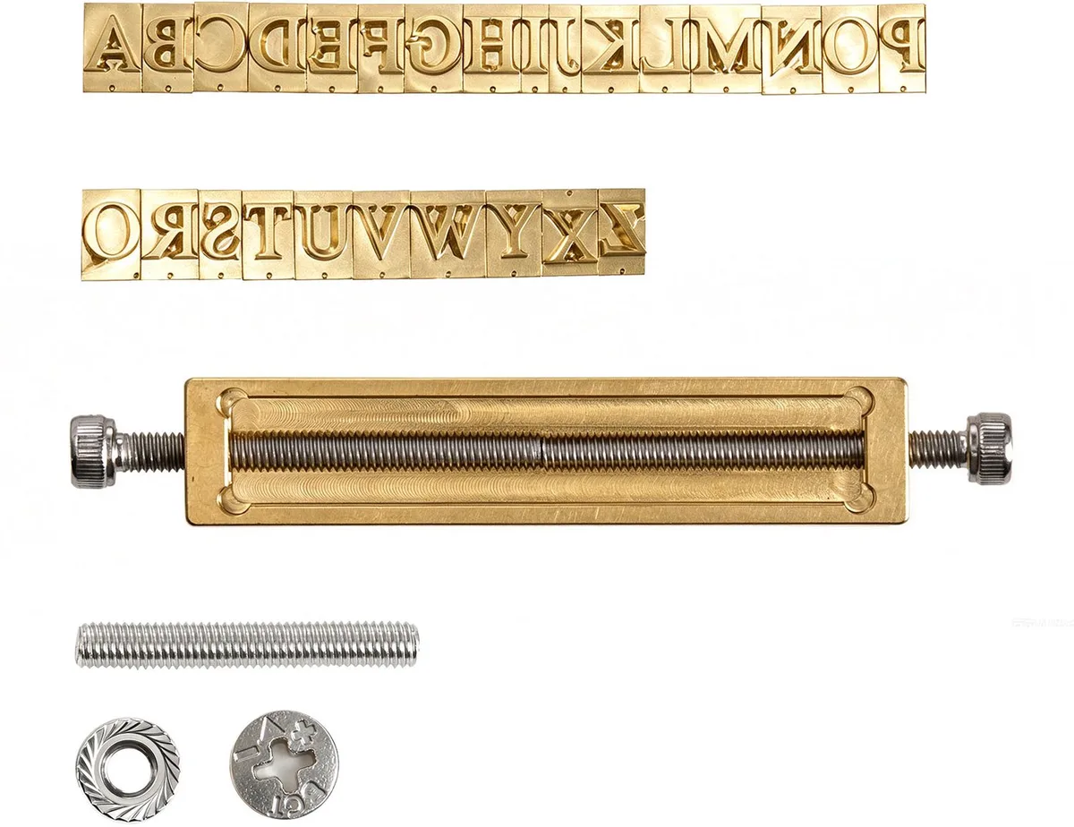 AZ Alfabet Stempelset, Embossingfolder, 26-Delig, Messing Letterstempels, Compatibel met De VEVOR Stempelmachine, T-Sleufconstructie, Inclusief Inbussleutel, Moeren, Schroeven, Houder & Pincet de Vevor, Or – image du produit