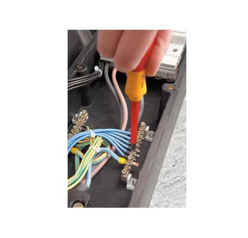 Wiha 32282 VDE Jeu de tournevis 2 pièces vis Pozidriv de Wiha, Kleurloos – image du produit 4 sur 4