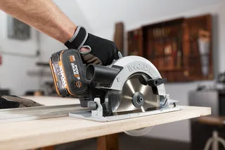 Akku-Handkreissäge WX520.9 NITRO, 190 mm Sägeblatt, Brushless-Motor, ohne Akku & Schnellladegerät de Worx, Noir – image du produit 2 sur 5
