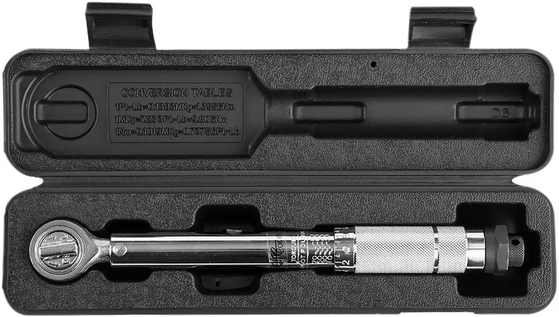 Professionele Momentsleutel 3/8" 13.6-108.5nm/ Dynamometrische Sleutel – Met Instelbare Nm/In-Lbs Schaal & Duidelijke Klik-Indicatie – Inclusief Koffer von Yato, Metaakleurig – Produktbild